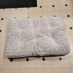 CUSIONED DOG BED