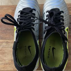 Nike Tiempo Legend 10 Elite FG Soccer Cleats – Size 5 (Excellent Condition)