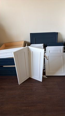 Kitchen cabinet drawers and Doors
