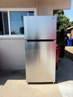 Vissani Refrigerator