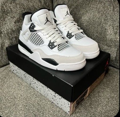 Air Jordan 4 Retro White/Black/Grey