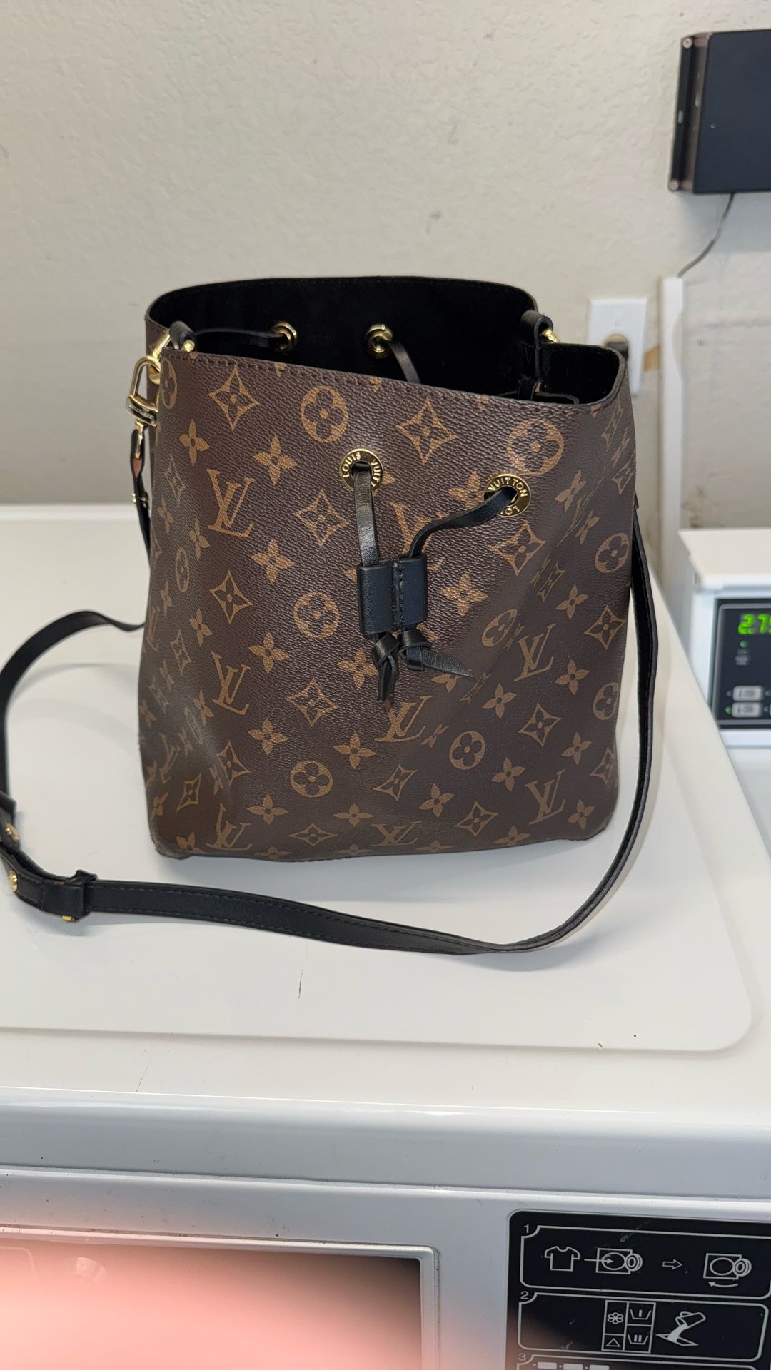 Louis Vuitton Neo Noé Monogram Bag – Authentic & Gorgeous