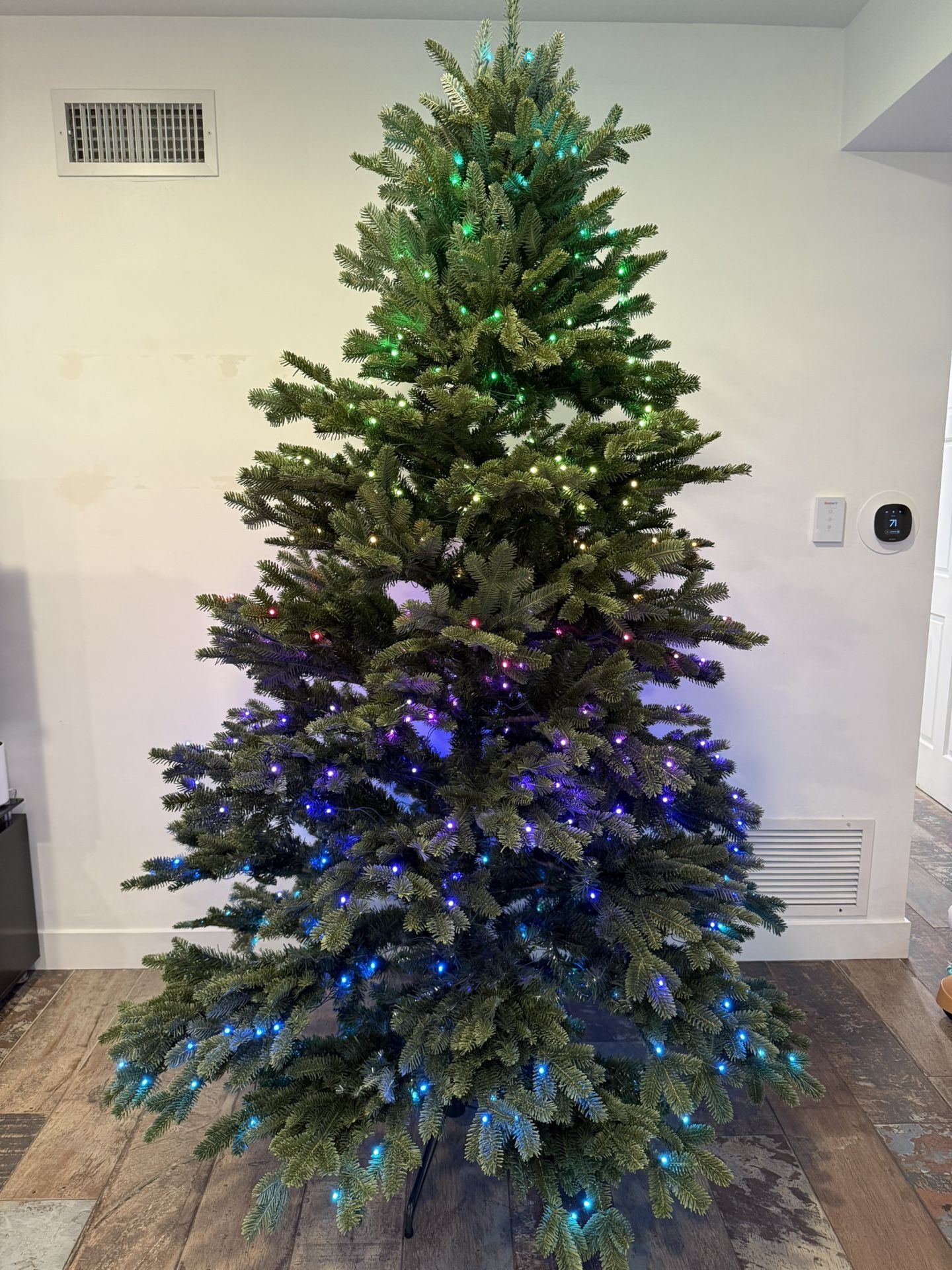 BalsamHill 7.5ft Christmas Tree W/ Twinkling Lights