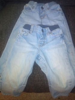 2 H&M baby jeans. Size 9-12 and 12-18 months.