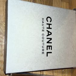 Chanel haute couture rare Book