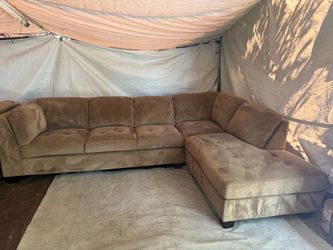 Brown couch great condition clean we sell all the time delivery $40 local