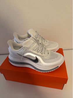 Nike Pegasus Premium Running Shoes (Men’s 9)