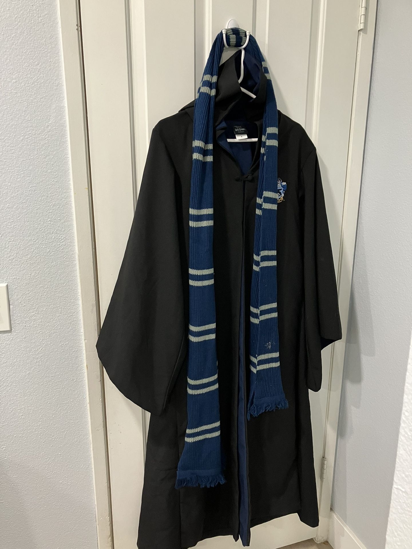 Universal Studios Wizarding World Of Harry Potter Ravenclaw Robe And Scarf