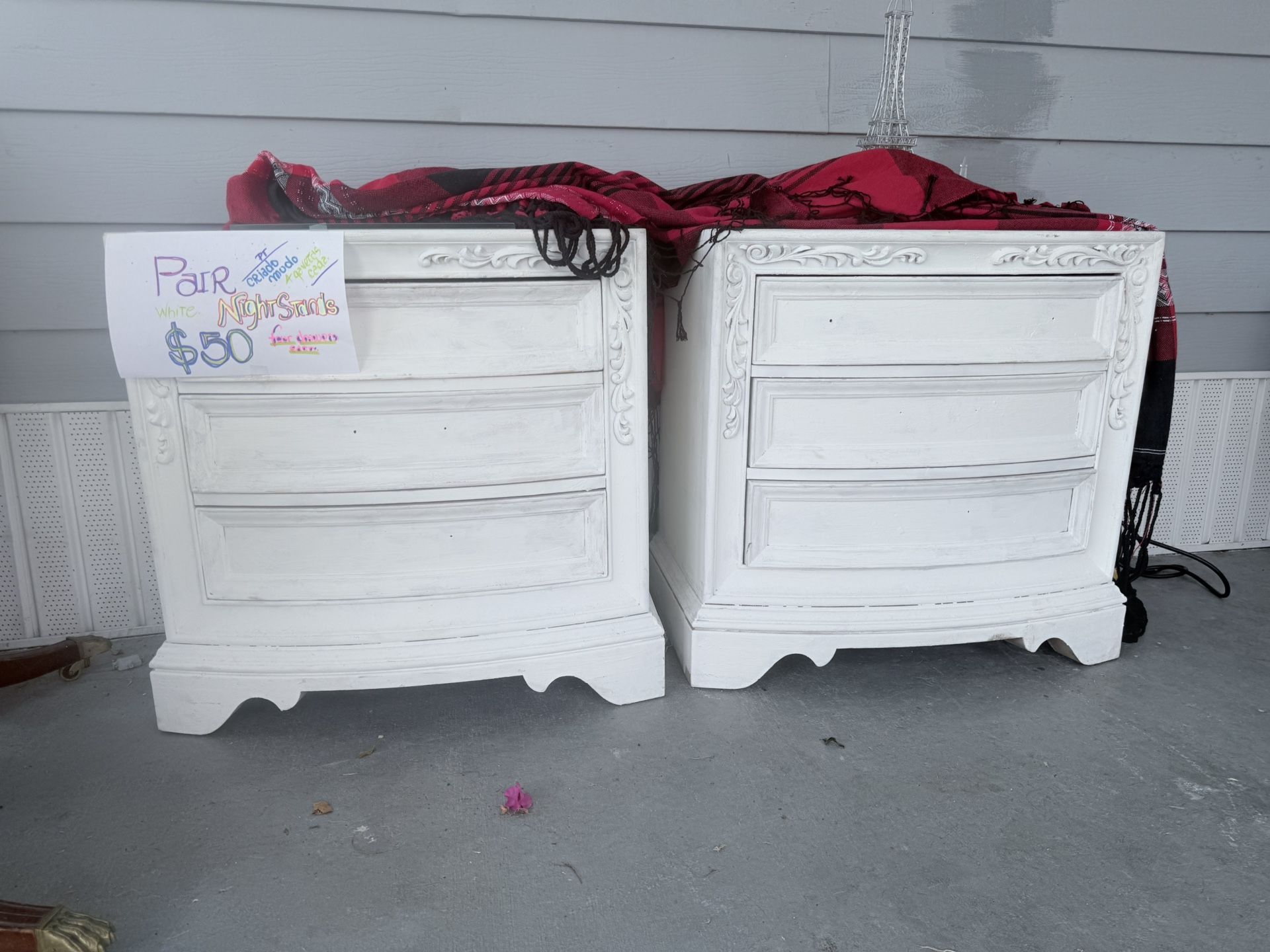White Wood Night Stands (for heavy furniture Lovers)