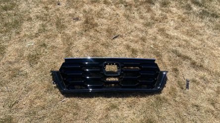 2023-24 HONDA CR-V FRONT GRILL W/ CHROME OEM PART# 71200-3A0-A21