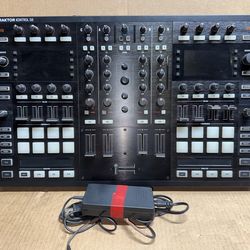Native Instruments Traktor Kontrol S8 DJ Controller