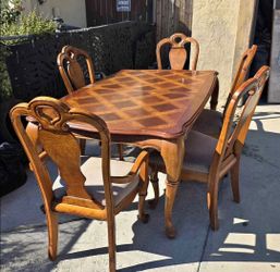 Dinning table