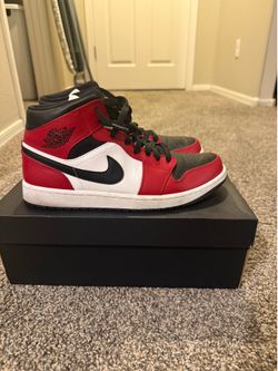 Jordan 1 mid