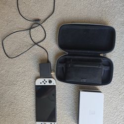Switch OLED White. Case Included
