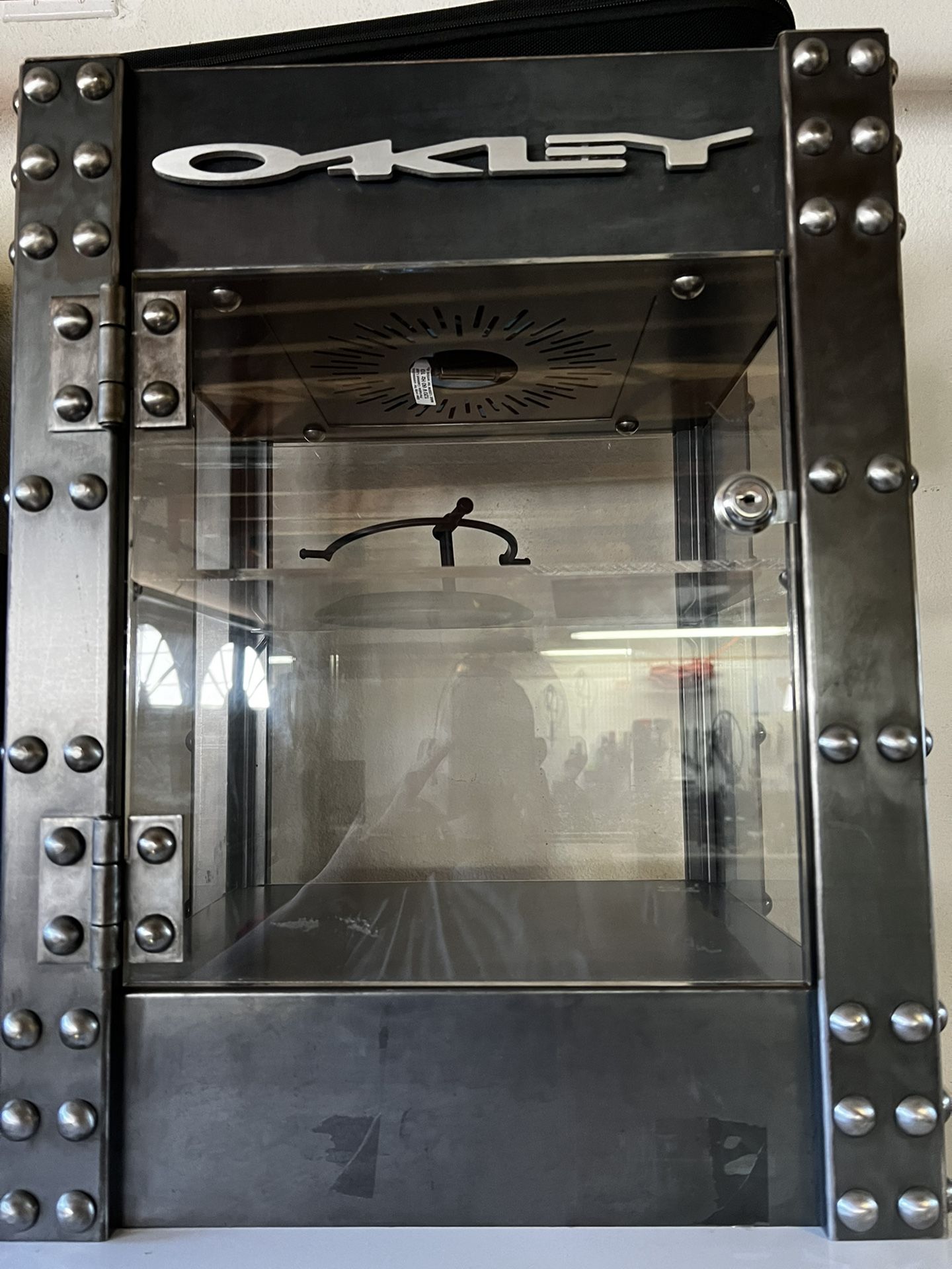 Oakley Strechline Cube Case