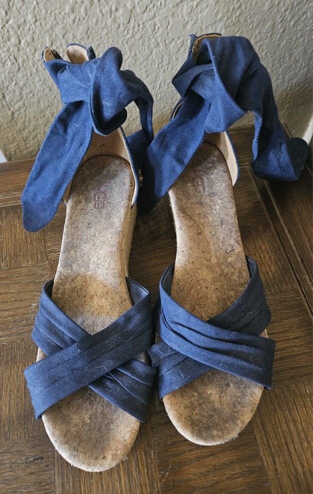 Women's Size 8.5 UGG Blue Ankle Wrap Espadrille sandals