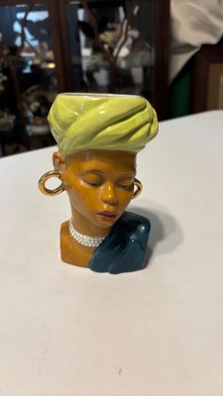 Head vase