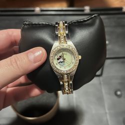Disney Minnie Mouse Ladies Wristwatch Gold/Silver Dual Tone Analog Watch W/ Box