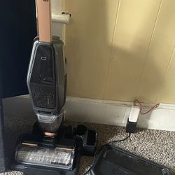 Like New Cordless bissell Pet pro 7
