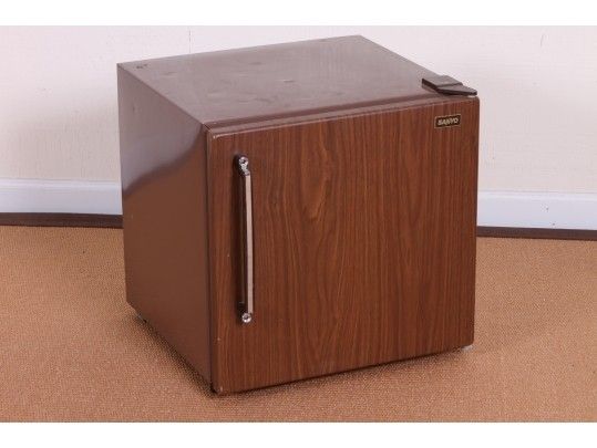 Sanyo Mini Fridge