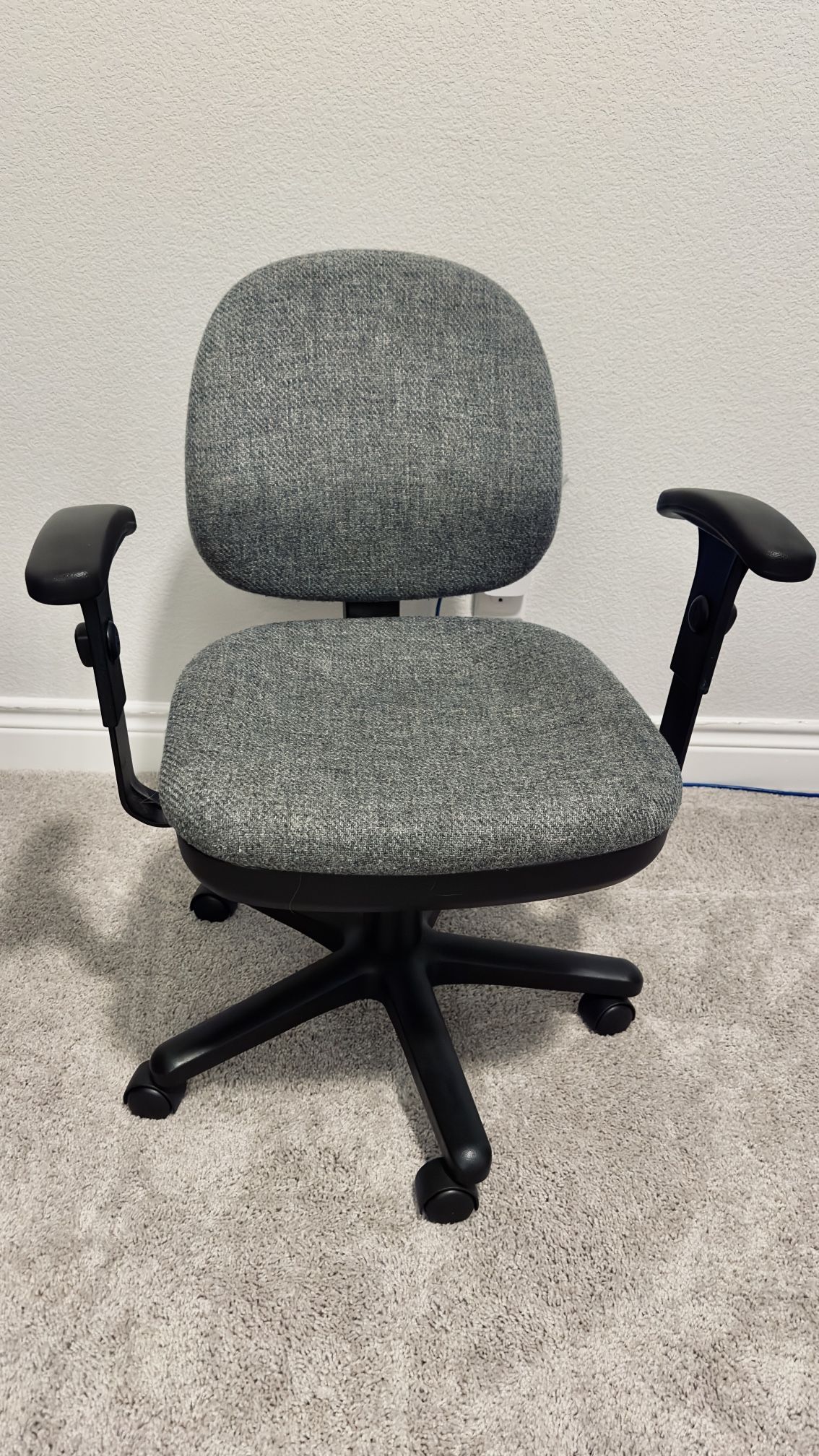 Comfortable Adjustable Office Chair 