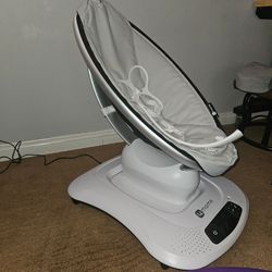 Baby swing 4moms