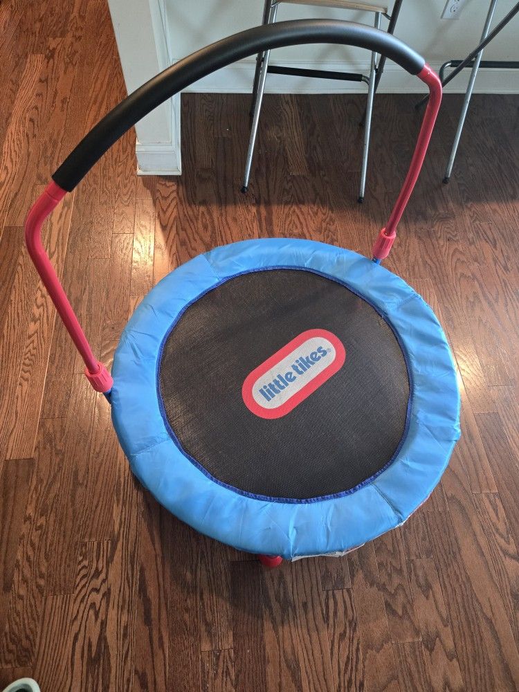 Little Tikes 25" Round Easy Store 3' Folding Trampoline