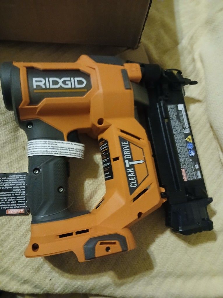 Rigid 18 Gauge Brad Nailer