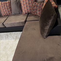Nice brown sectional sofa couch (DELIVERY AVAILABLE )