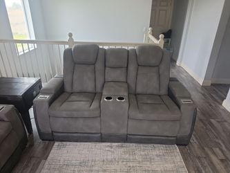 2 seats Power recliner sofa. Reclining couch. ((3 seats are sold out ))