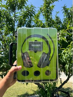 Rare Call Of Duty MW2 gaming headset