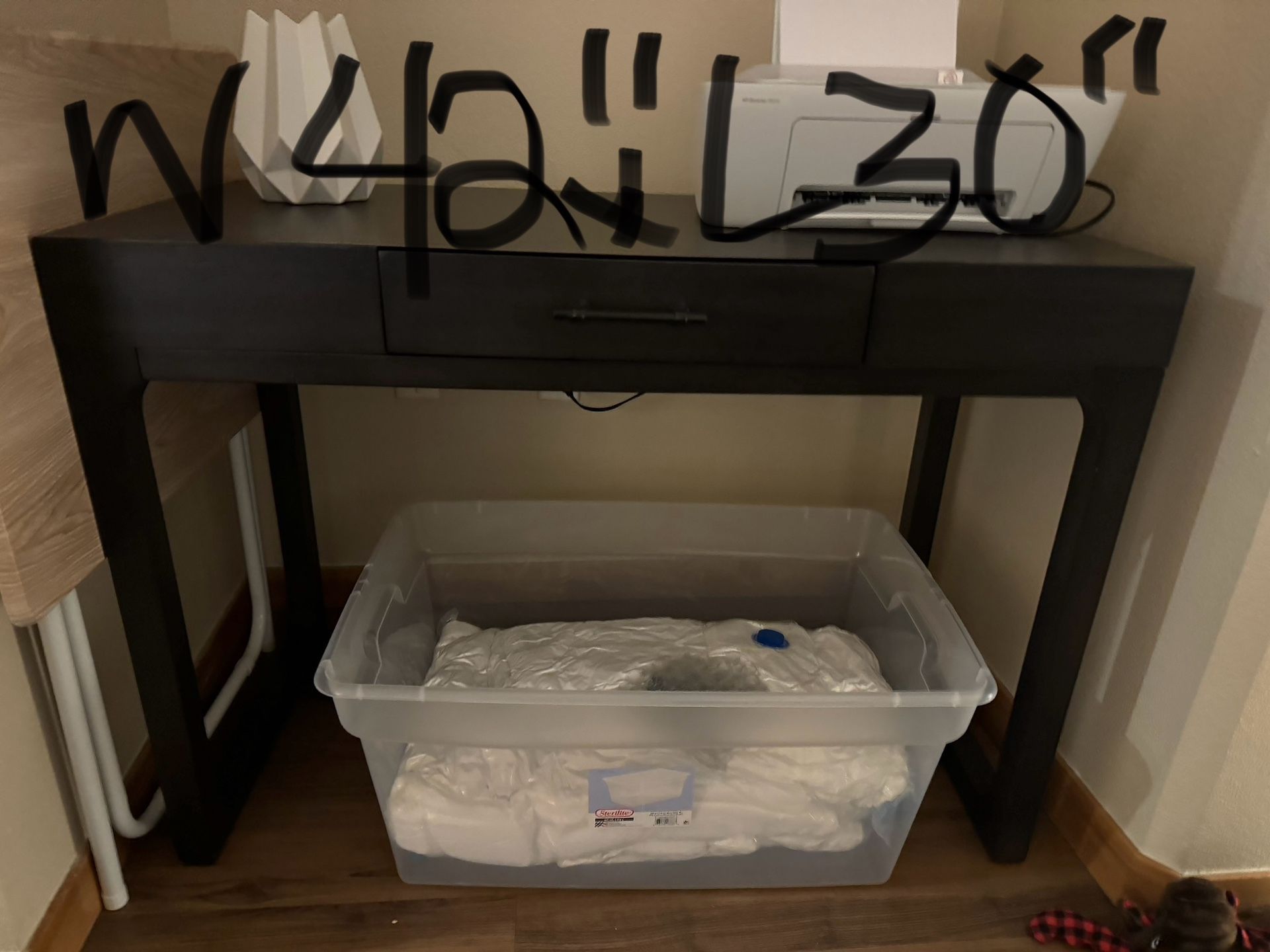 Desk - like NEW!