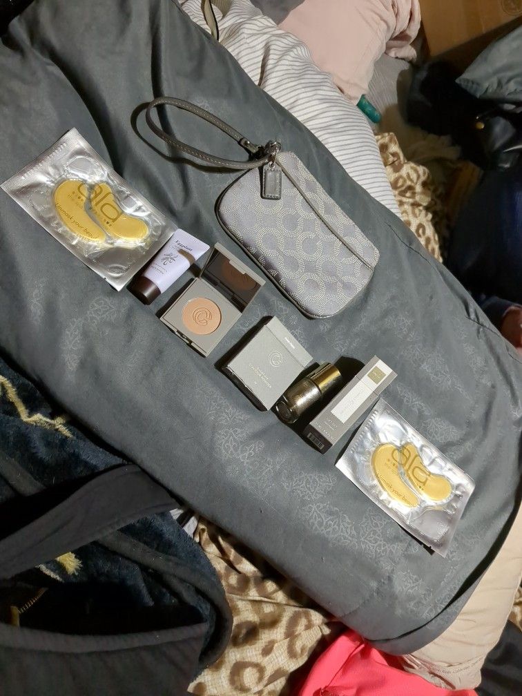 Coach Wristlet With Extras