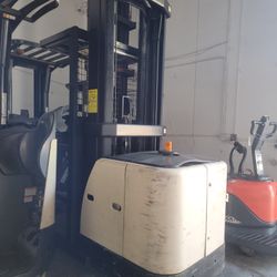 Order Picker Forklift 2009
