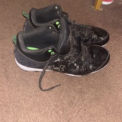 Under Armor Baseball Cleats Size 10.5