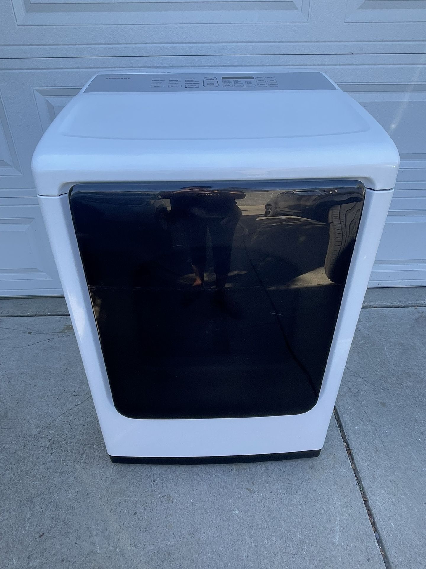 Samsung Electric Dryer For $210. For $180, Pick up Only.