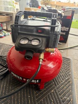 Like new Porter-Cable 6-Gallon 150 PSI Pancake Air Compressor