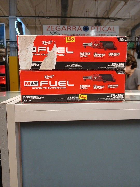 Milwaukee New Fuel M12 3/8 Hihg Speed.ratchet