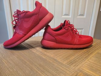 Nike Roshe One Hyperfuse University Red
Men's Size 10.5  Shoes Sneakers