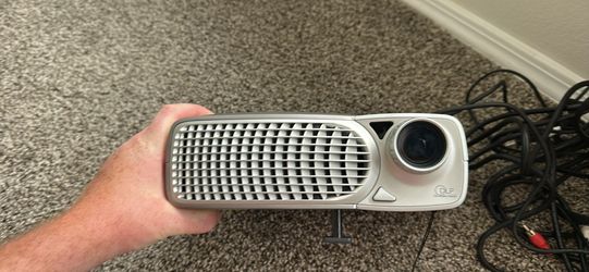 Dell 2200MP Projector with Carrying Case & Remote – Tested and Works Great!
