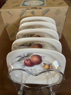 Vintage New in Box Chulkiart South Korea Set of 5 Fruit Gratin Dishes w Holder
