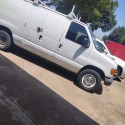 Ford E250