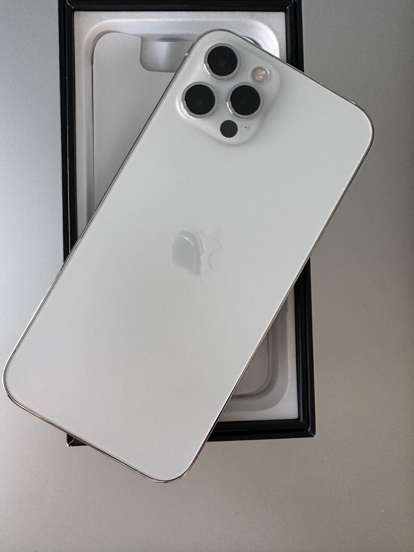 Iphone 12 Pro Max 256GB ANY CARRIER SILVER for Sale in Chula Vista