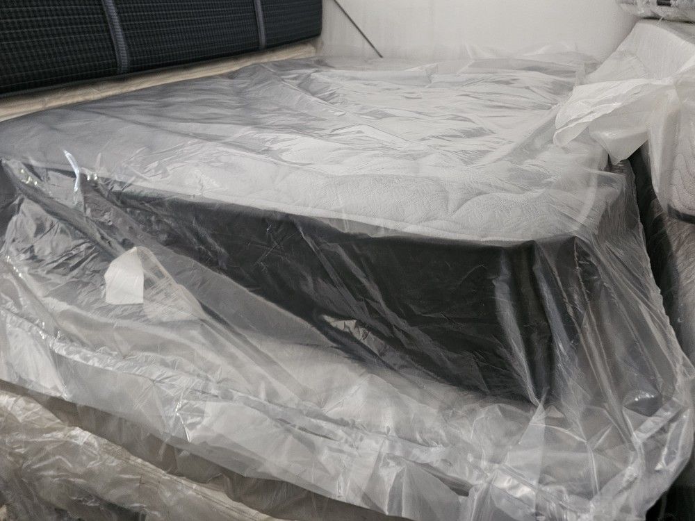 Queen 12 Iinch Cooling Gel MATTRESS NEW