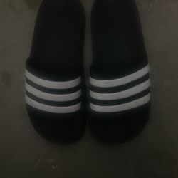 Adidas Slipper