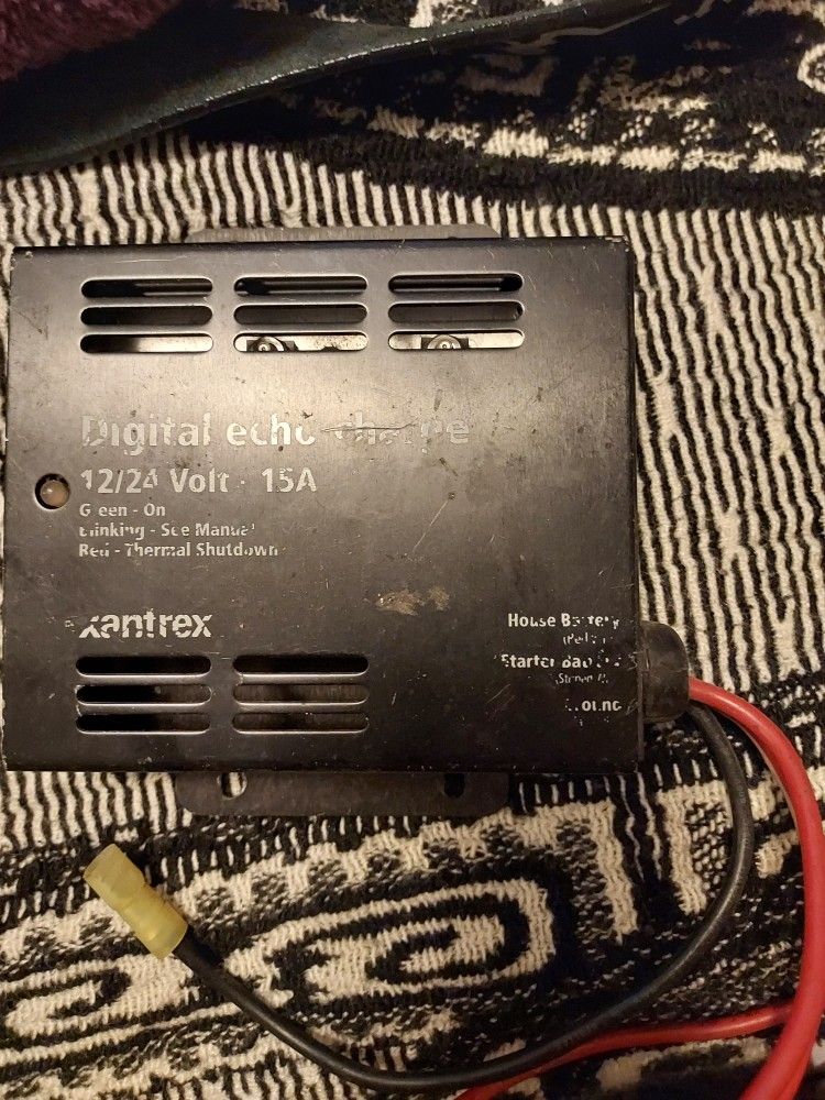 Xantrex Echo Charge 12/24 Volts 15 Amp
