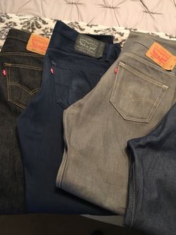 Levis 4 pair