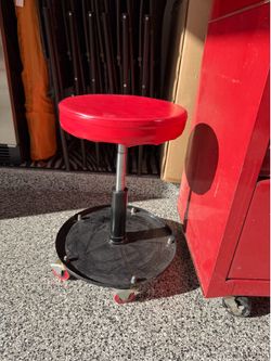 Garage swivel stool
