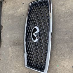 QX80 Front Grille Emblem And Camera