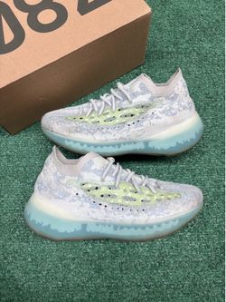 YEEZY 380 ALIEN BLUE SIZE 9.5